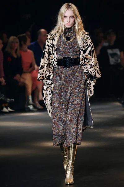 Look 70